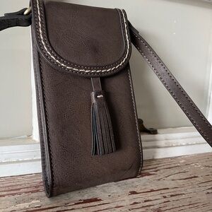 NEW MAURICES Smartphone Tassle Crossbody in Brown